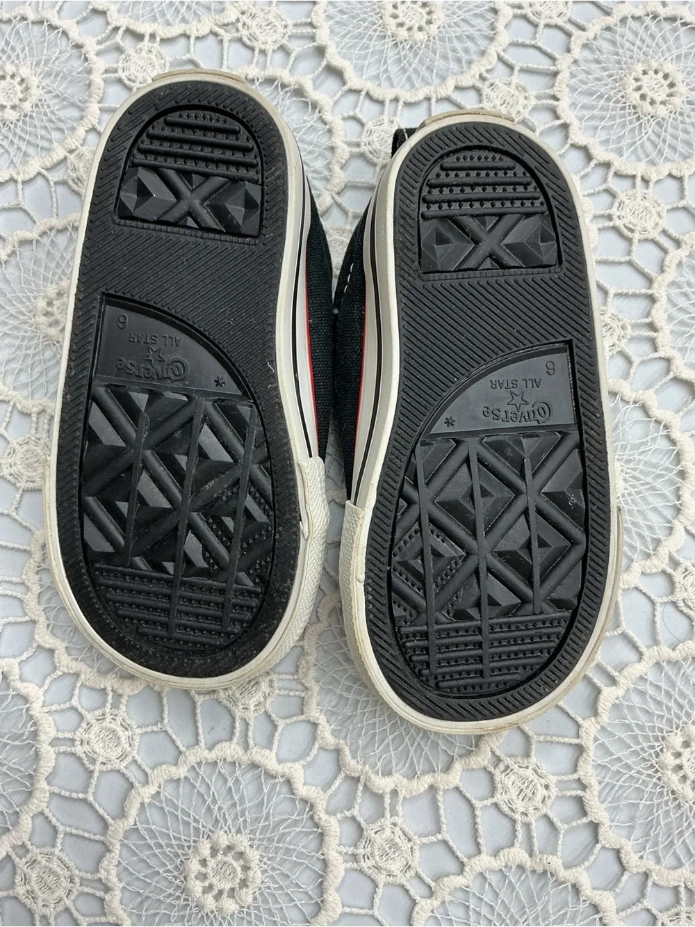 Converse Kids Black and Red Low-Top Sneakers